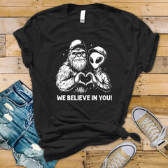 Bigfoot Alien T-Shirt: Funny 'We Believe' Fast UK Tracked Post